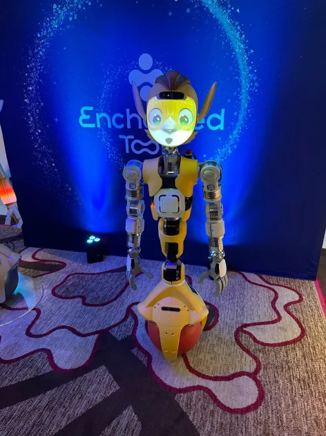 Miroki-enchanted-tools-robot-1561454 Enchanted tools humanoid robot