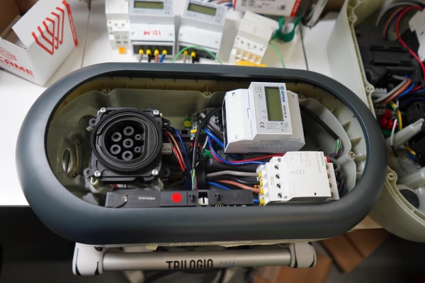 Electric vehicles charging station Valeo Design of a charging station for electronic vehicule - Valeo - Kickmaker