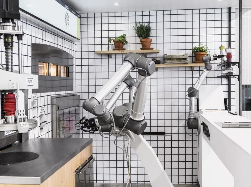 First automated pizza-making store