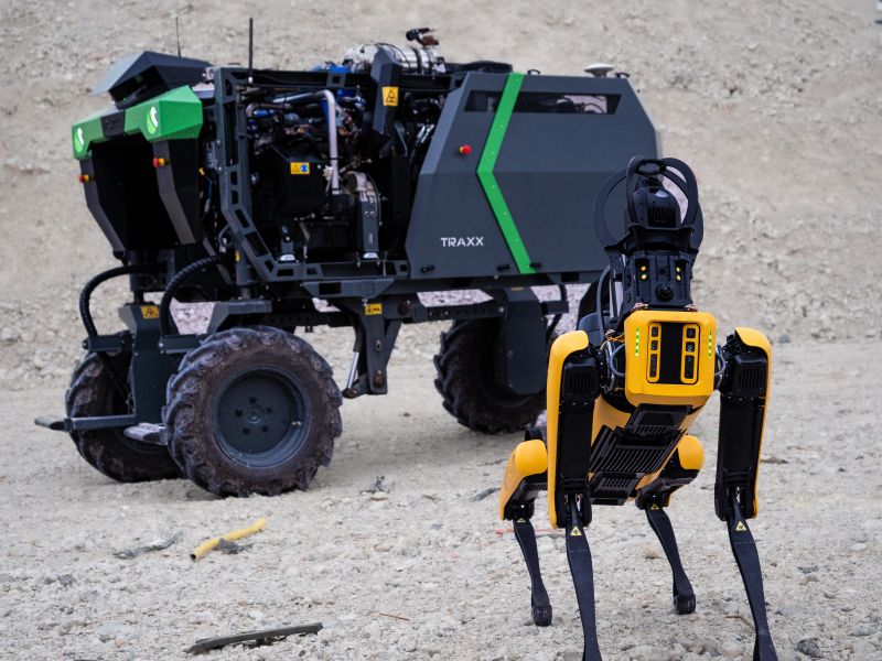 boston-dynamics-exxact-robotics-kickmaker Boston Dynamics - Exxact Robotics - Kickmaker road show